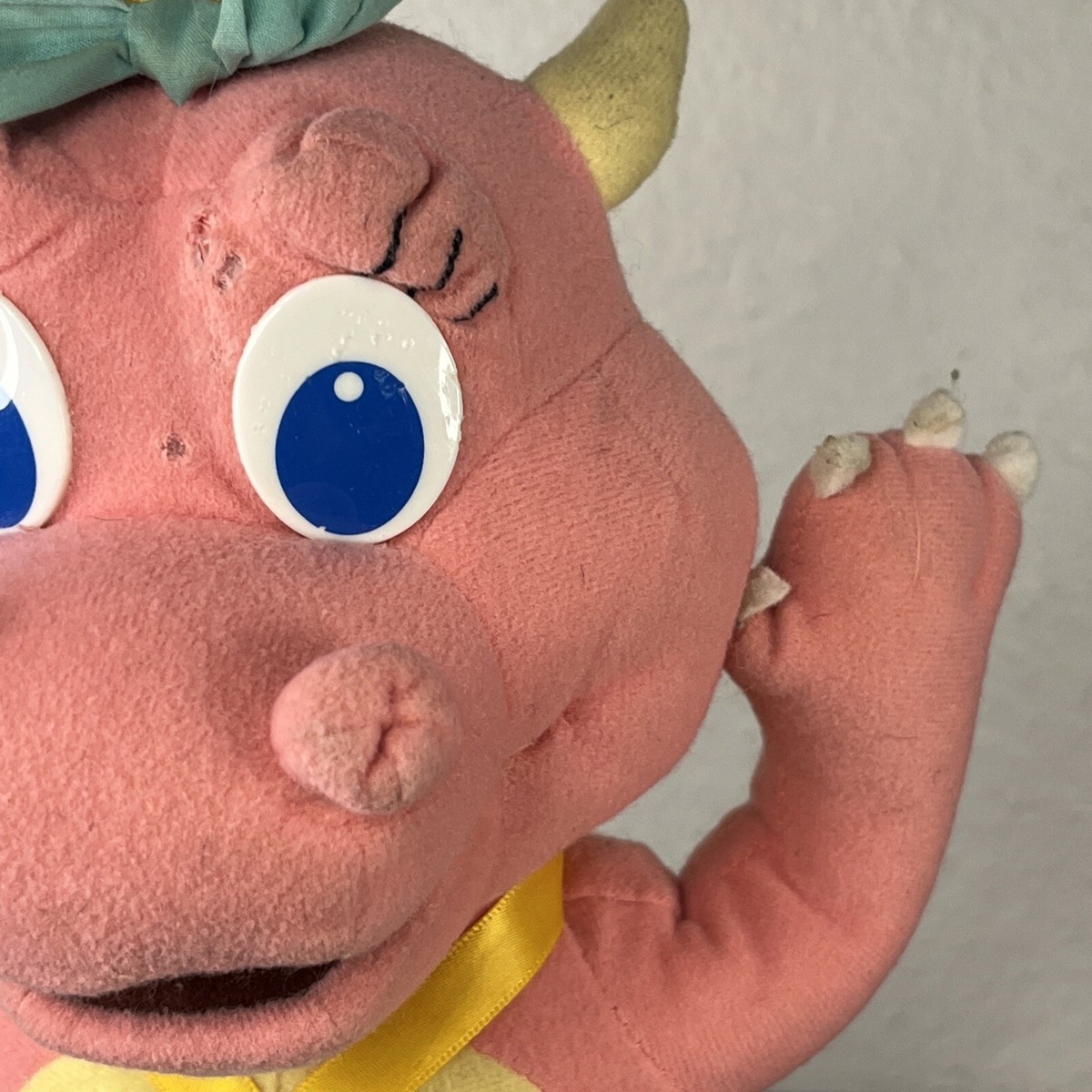Vintage 1998 Dragon Tales Dragon Cassie Plush 14