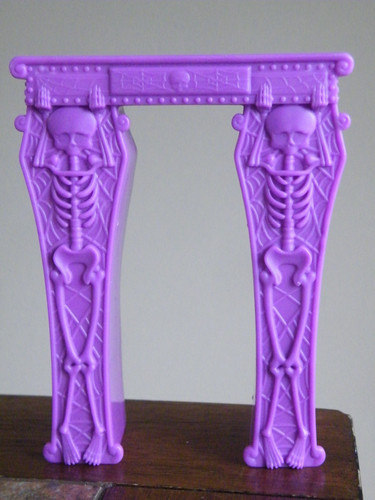Mattel MONSTER HIGH Deadluxe Deluxe High School MANTEL Purple FREE SHIP