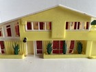 BACHMANN - HO - Contemporary House - Yellow & White Building 2932 - Assembled! — photo 3