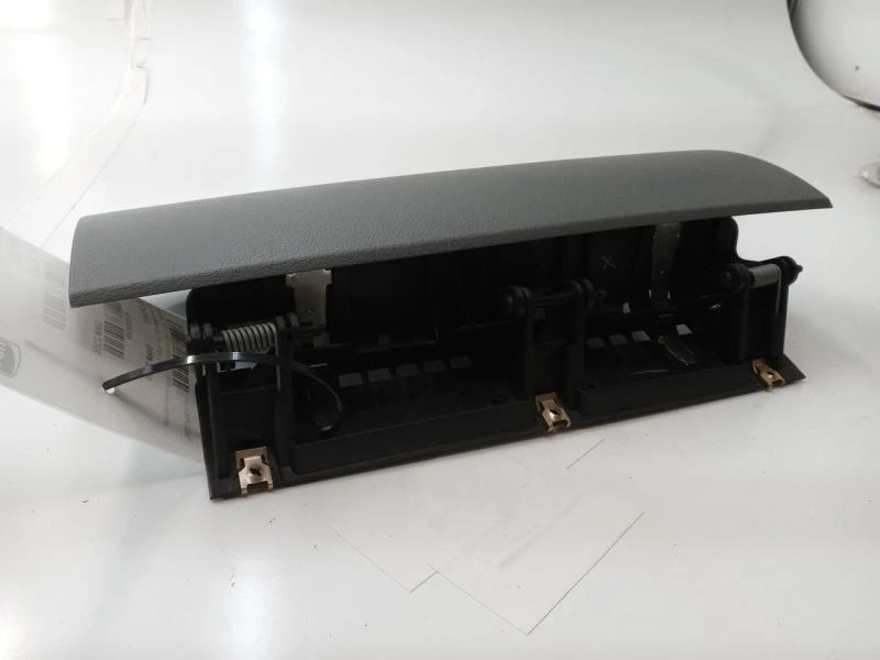 Chrysler Town Country 2008 09 2010 guantera superior tablero almacenamiento puerta tapa parte Foto 3 de 4