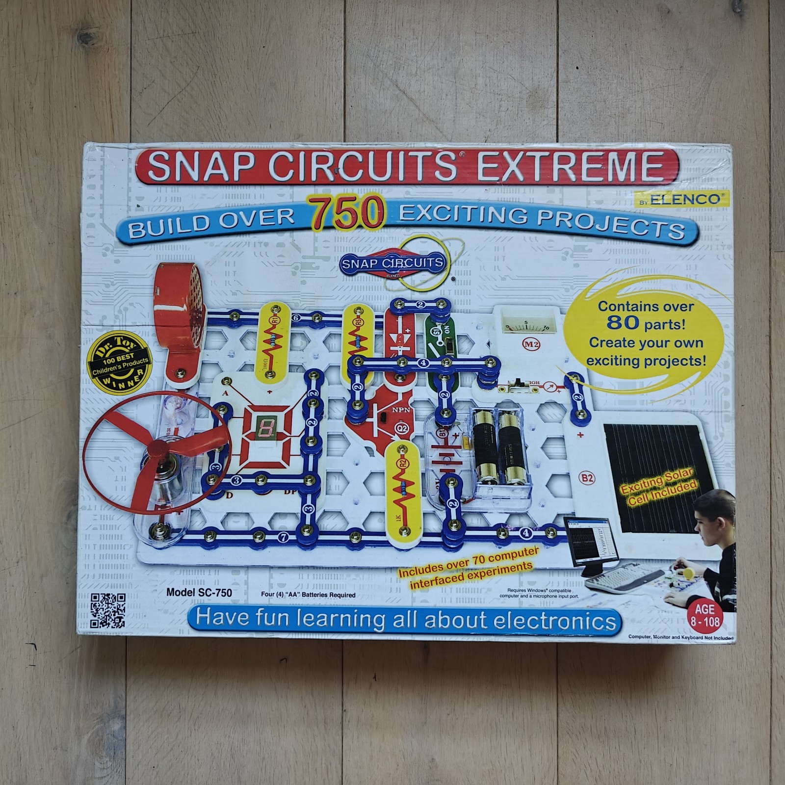 Snap Circuits Extreme 750 Electronics Projects