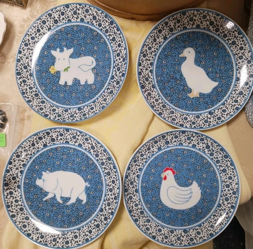 Vintage 80s Bundle 4 Farm Animal Blue 6" Plates, Oven Mits And Tumblers