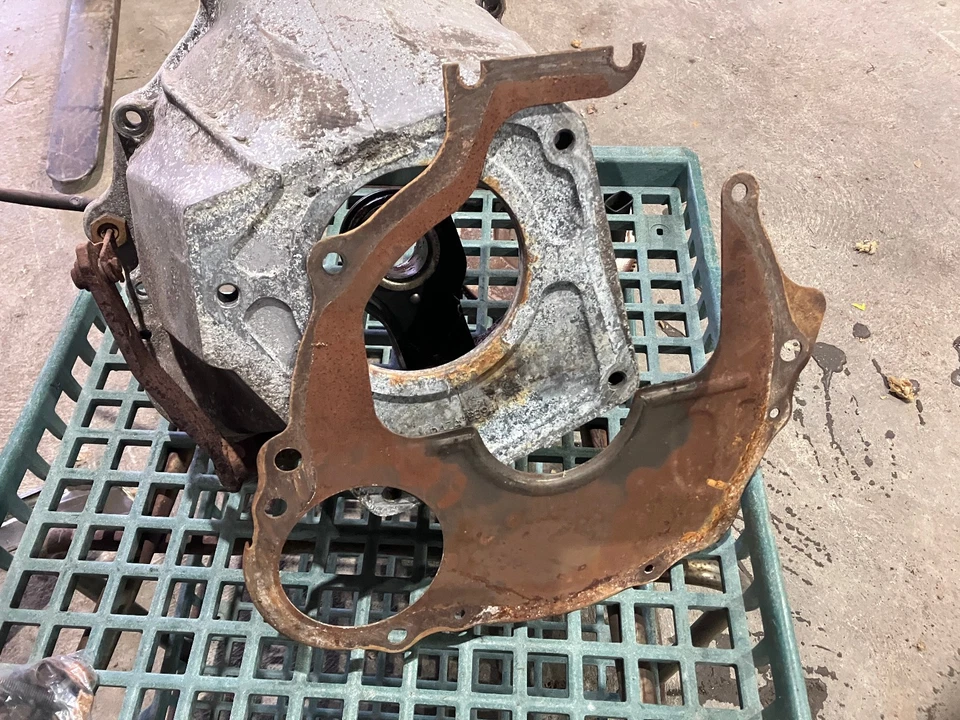 Campana Ford Mustang II 2.8 V6 4 velocidades + placa de bloque + pernos D4ZA-6394 74 75 76 Foto 3 de 4