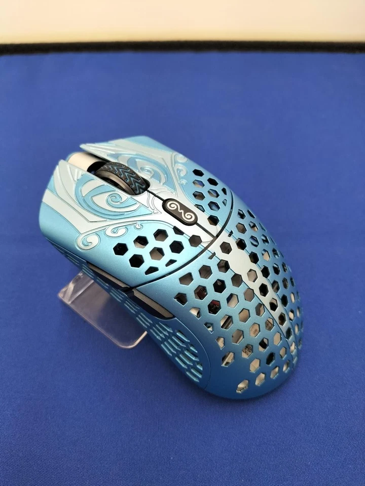 Finalmouse Starlight-12 Poseidon Small Wireless Gaming Mouse Ultralight W/Box - Image 2 of 4