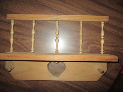 SMALL WOODEN WALL SHELF * COUNTRY LOOK * CUT OUT HEART ...