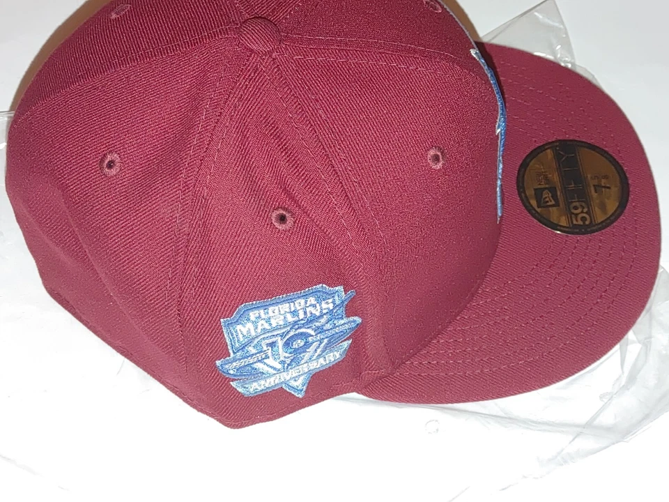 New Era 59FIFTY Florida Marlins Sombrero Ajustado 7 5/8 Cardinal Rojo Azul UV NUEVO CON ETIQUETAS Foto 3 de 4