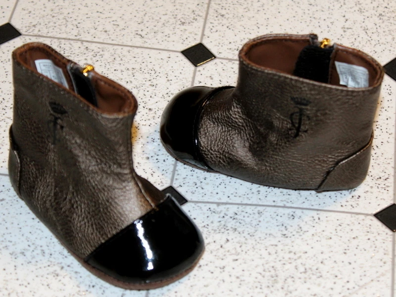JUICY COUTURE Infant Baby Girls Adorable Booties Boots Size 2 *EUC* Bronze Black - Image 2 of 4