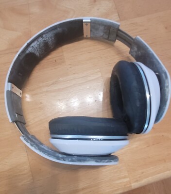 Dr. Dre Beats Solo HD Monster Wired On-Ear Headphone  3.5mm With Case TESTED EUC