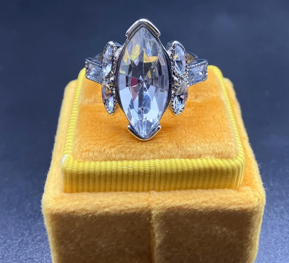 Anillo de diamantes Marqués de oro blanco de 14 quilates selección regalo de San Valentín relleno simulado Foto 4 de 4