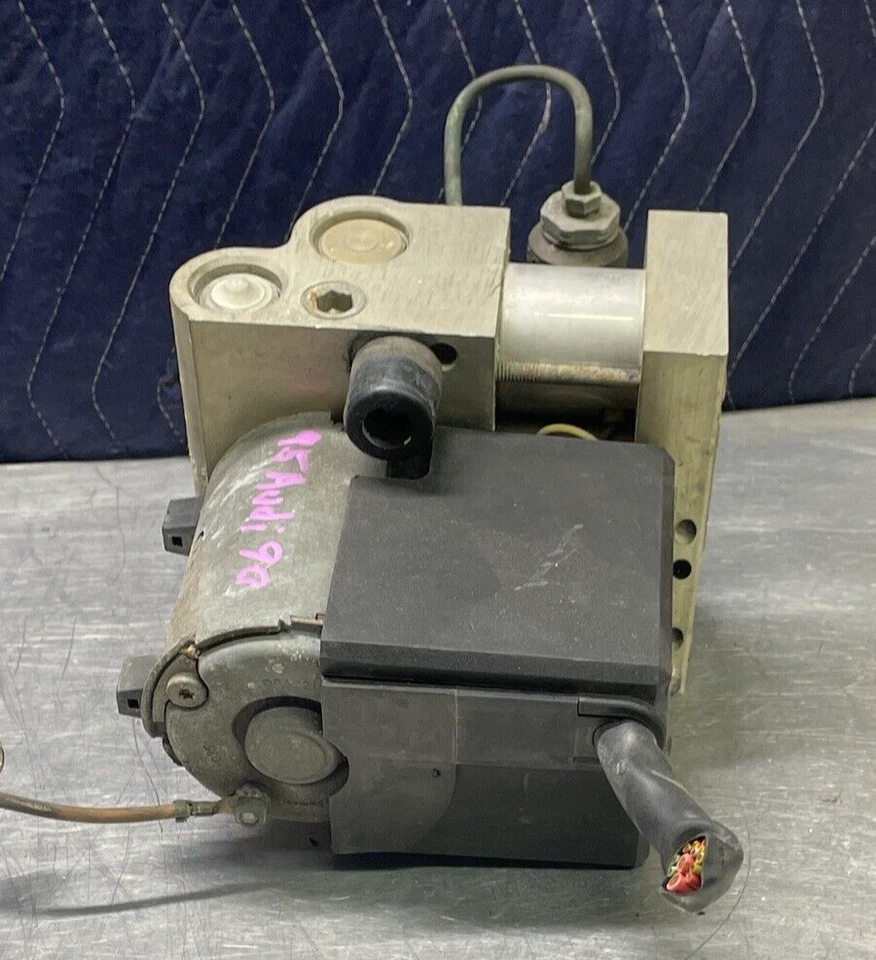 92-95 Audi 100 93-95 Audi 90 Brake Pump Assembly 4A0-614-111A - Изображение 3 из 4