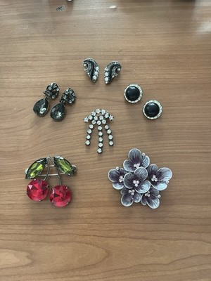 Various Styles Costume Jewelry From Different Eras   Lot 6 Pieces