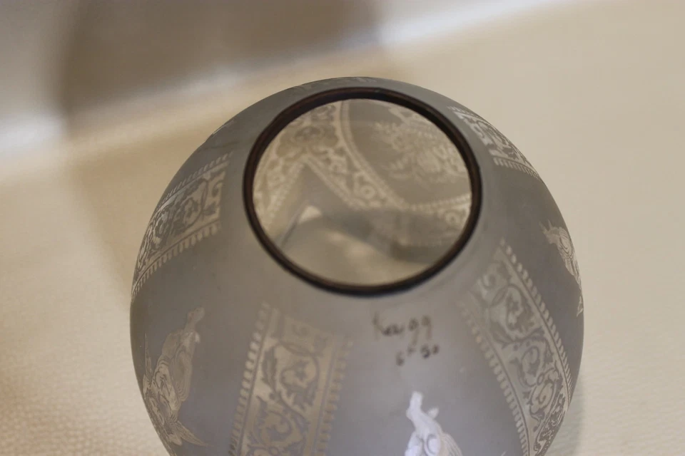 Tulipe ancienne en verre ou cristal globe lampe à pétrole ou huile - Photo 3/4