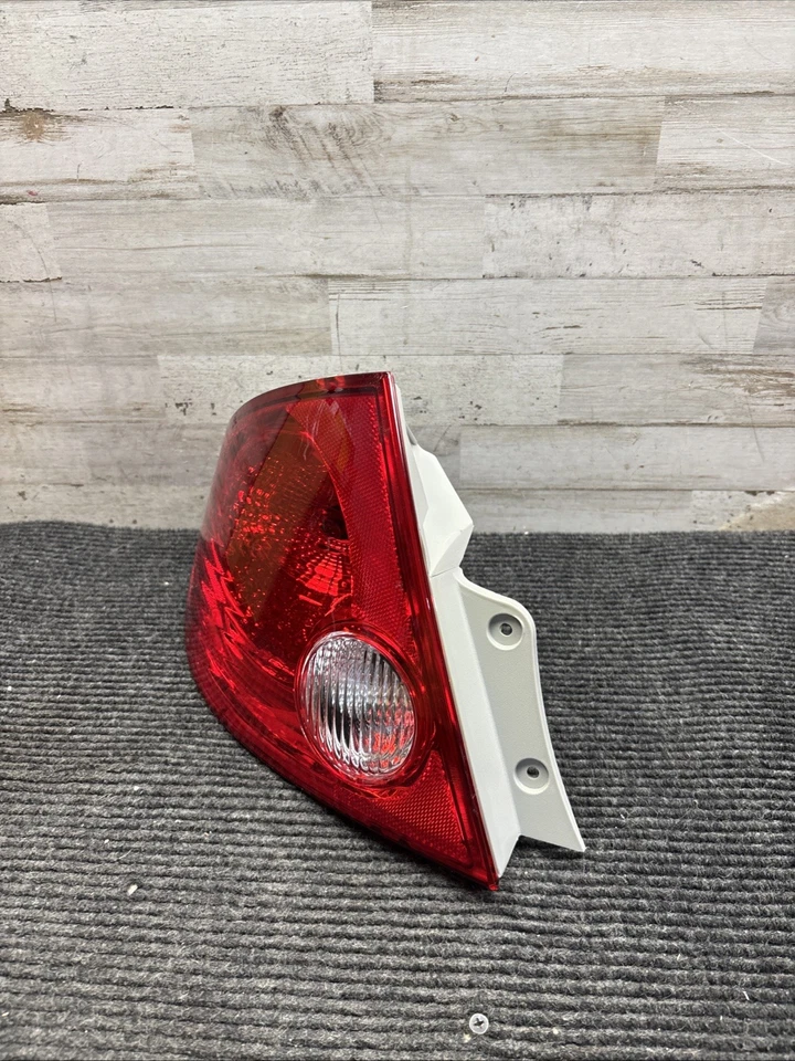 Dorman, Tail Lamp Assembly , PN# 1611304 - Image 4 of 4