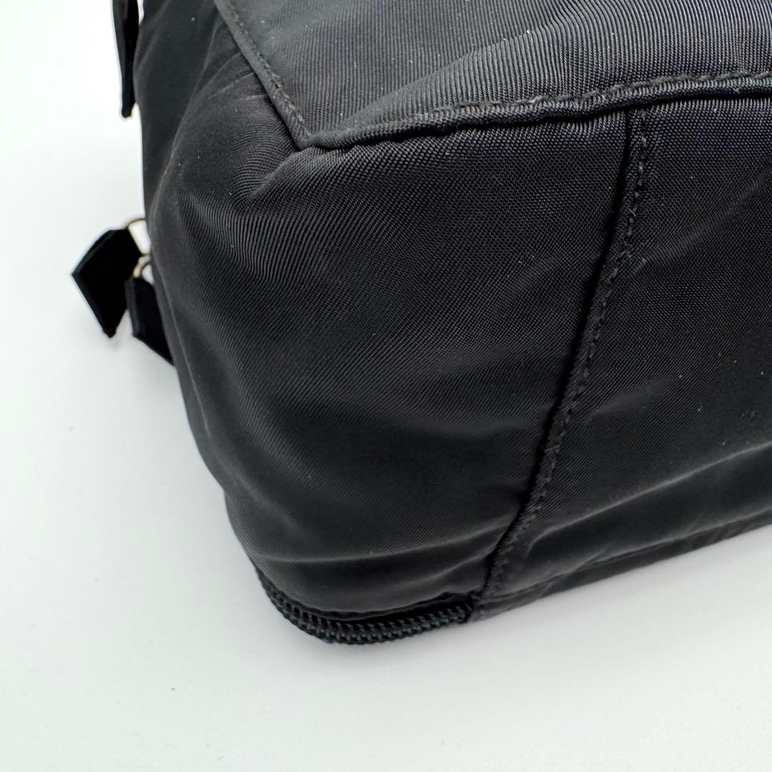 Excellent Condition PRADA Handbag Multifunctional… - image 10