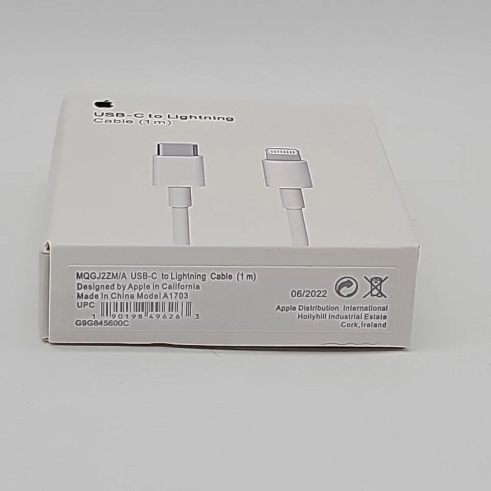 Apple MQGJ2ZM/A 1m USB-C to Lightning Cable - White - Image 3 of 4