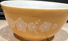 Pyrex 401 Butterprint Yellow White Opalware Glass Mixing Bowl Round Glossy