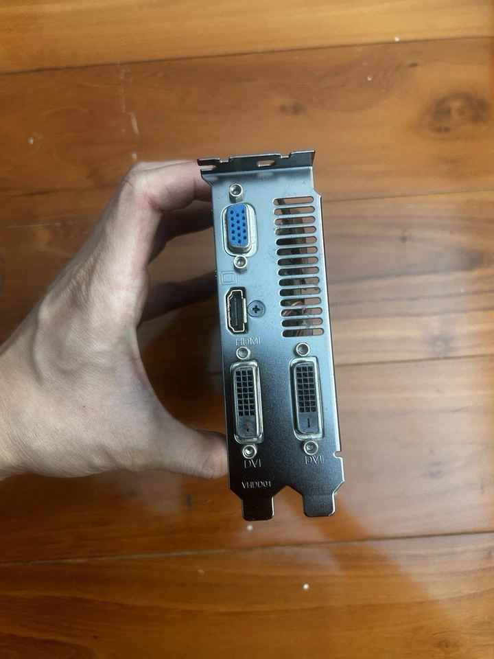 Gigabyte GeForce GTX 560 Ti 1GB Graphics Card - Image 3 of 4