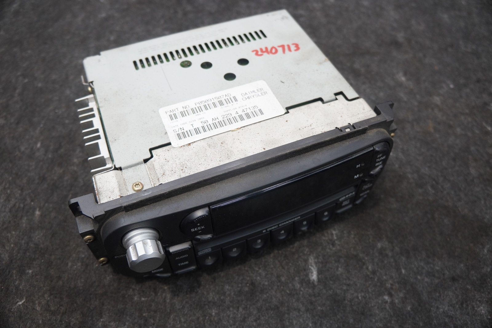 AM FM Radio Receiver CD Player 6 Disc Changer 05091507AD OEM Dodge Viper 2005-10