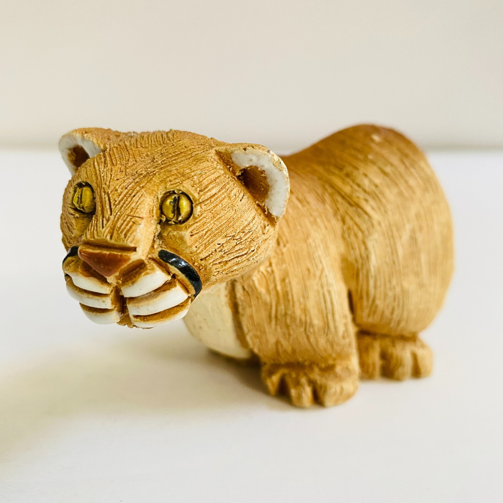 Artesania Rinconada Mountain Lion Cougar Cat Figurine Stoneware Made in Uruguay