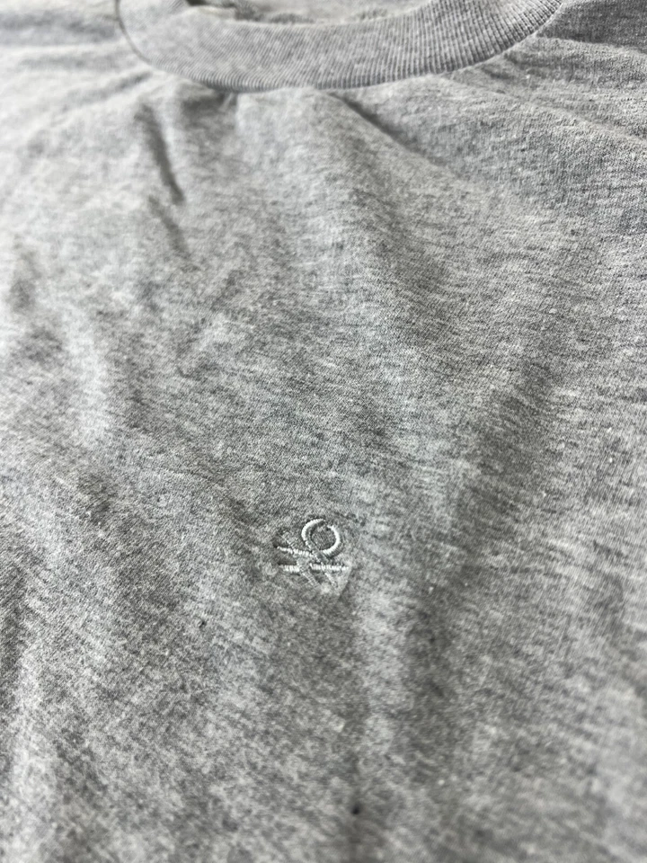 United Colors Of Benetton Sweatshirt M Gray Embroidered Logo Unisex READ SIZING - Image 2 of 4