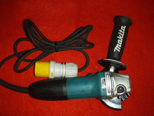 Makita, Angle Grinder. GA4530R, 110v, 4" 115mm, 720w. - Picture 2 of 6
