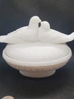VTG Westmoreland Kissing Love Birds Doves Milk Glass Covered Candy Dish Nest Ivy
