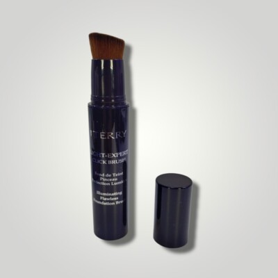 By TERRY Light Expert ILLUMINATING Flawless FOUNDATION Brush 15. GOLDEN BROWN