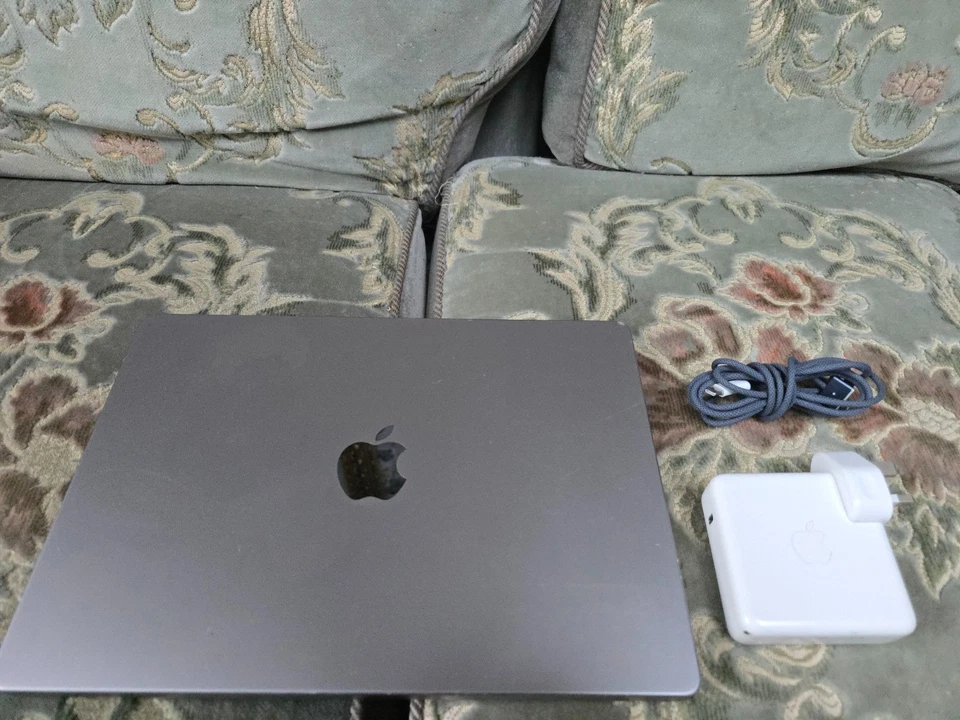 Apple MacBook Pro 14" M3 · 24GB · 1TB, photo 4 of 5