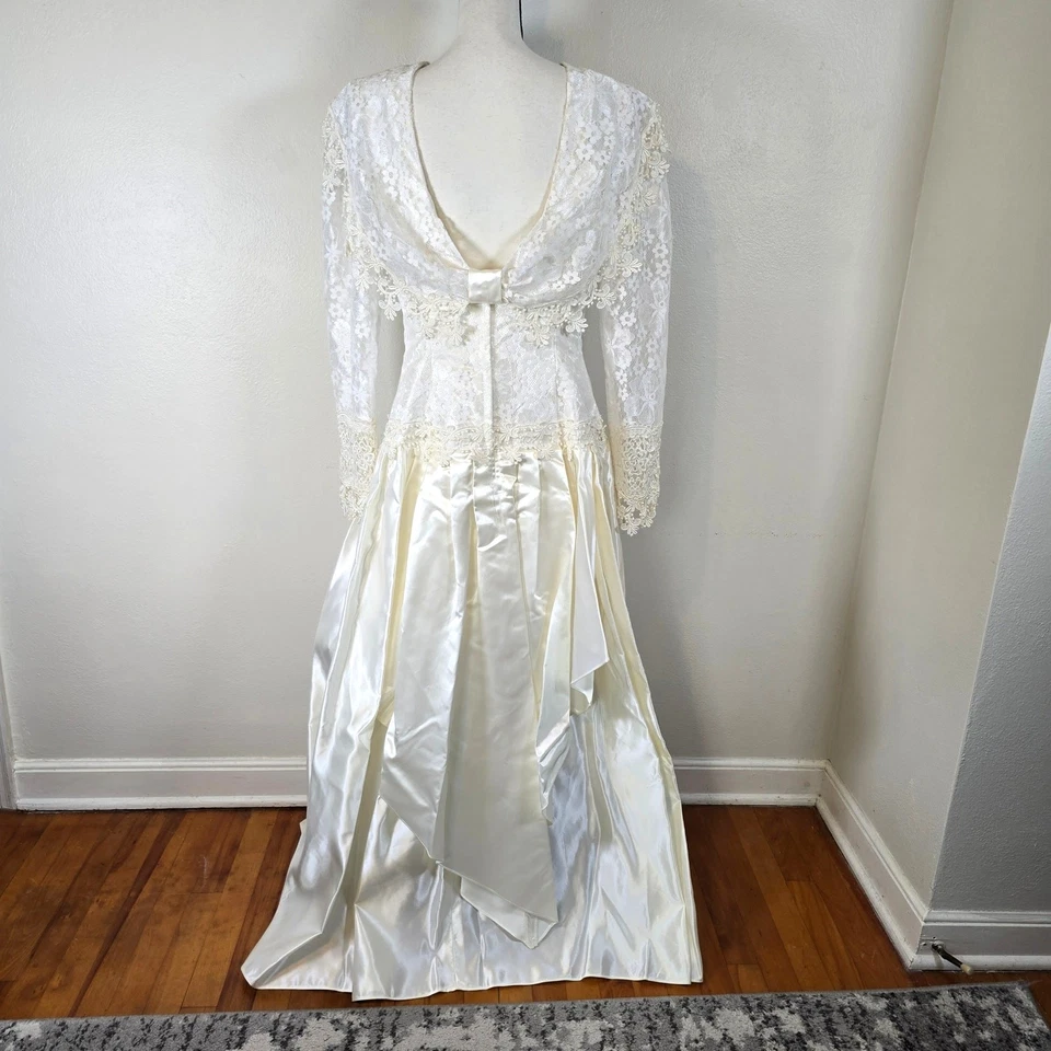 Vintage Jessica McClintock Bridal Gown 16 Cream Satin Embroidered Lace Romantic  - Image 2 of 4