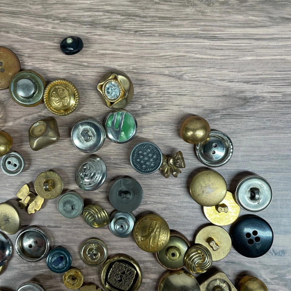 Lote a granel surtido vintage de botones de metal y plástico colección de costura artesanía Foto 4 de 4