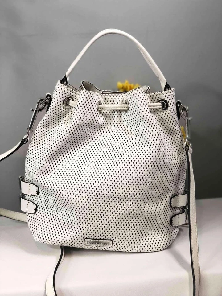 REBECCA MINKOFF Moto перфорированный белый кожаный пряжки ведро на шнурке сумка - Изображение 2 из 4
