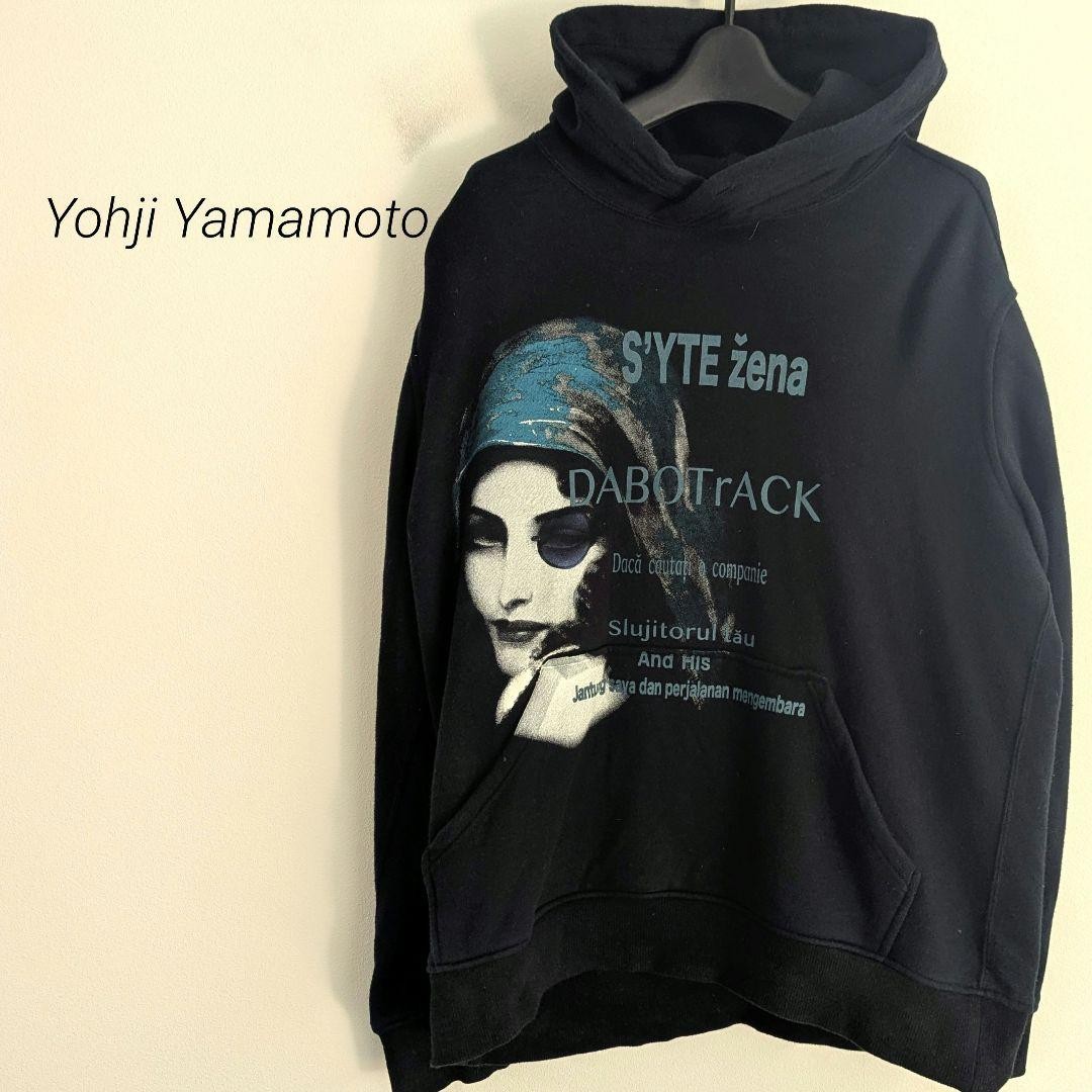 大人気♪【S’YTE×伊豫田晃一】ARTWORK PRINTED ZIP-UP HOODIE S'YTE x KOICHI IYODA ARTWORK PRINTED ZIP-UP HOODIE -Gemini