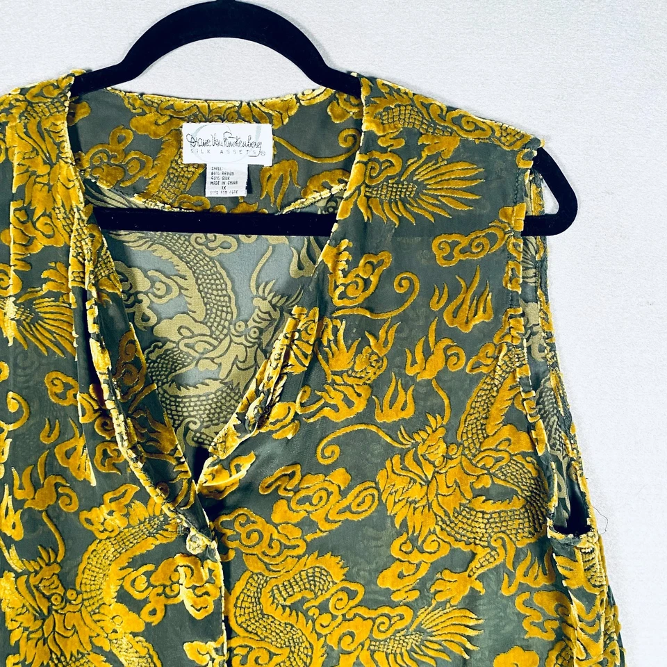 Blusa vintage DVF Top para mujer 1x terciopelo dorado Burnout abotonada Foto 3 de 4