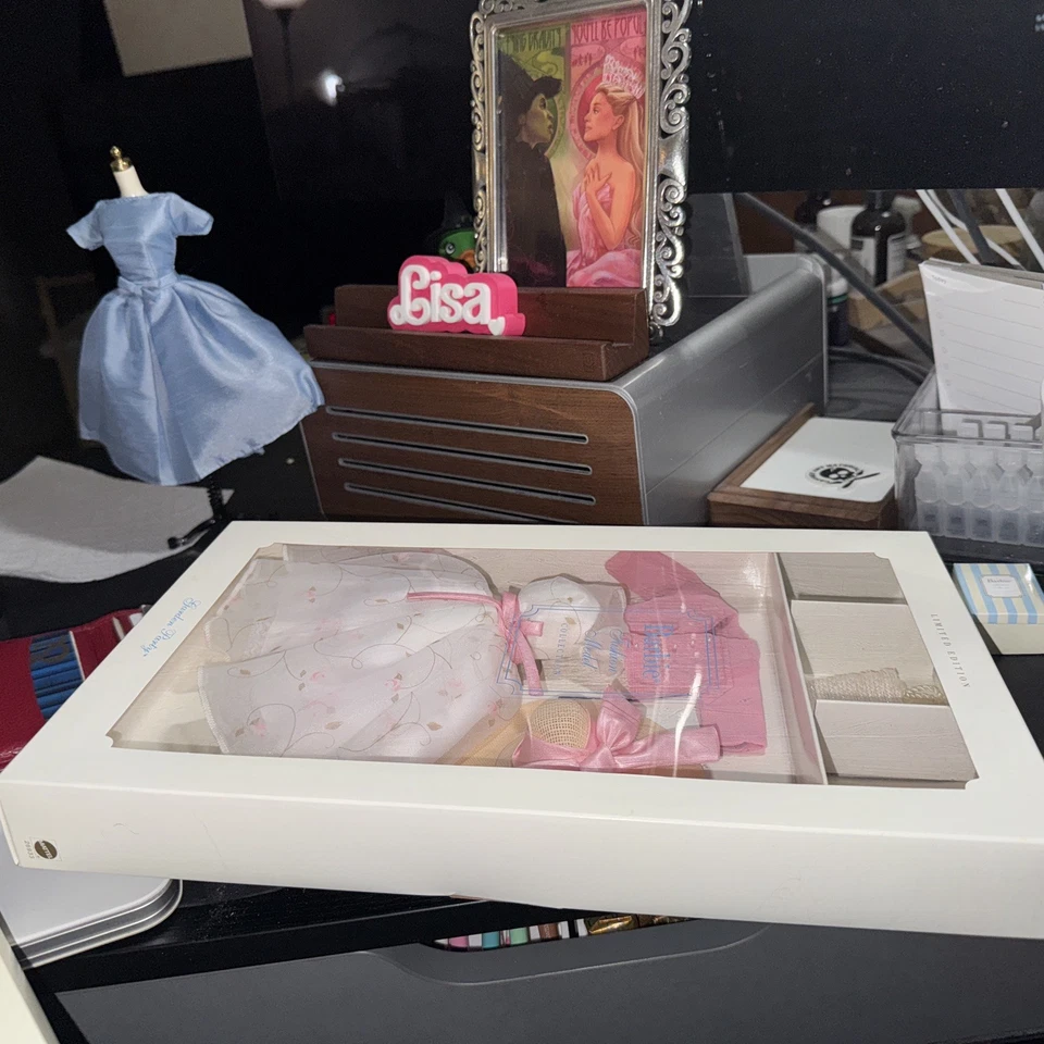 2000 Silkstone моды ~ сад вечеринки ~ NRFB - Изображение 3 из 3