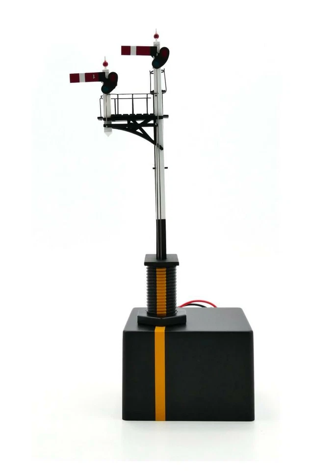 Dapol 4L-001-006 GWR Junction LH 2 Arms LH Short Post Signal - Image 4 of 4