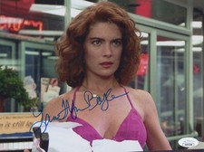 LARA FLYNN BOYLE Signed WAYNE'S WORLD 8x10 PHOTO Autograph STACY JSA COA