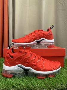 white and red vapormax plus 2021
