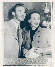 1949 Photo Faye Emerson Actress Roosevelt Zachary Scott Celebrities Plans 8X10