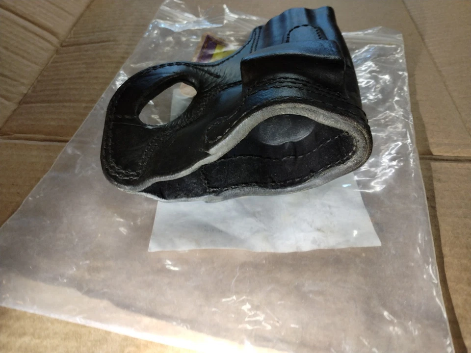 Kramer genuine horsehide vertical scabbard Smith & Wesson 625 5" Black RH 1.5" - Image 4 of 4