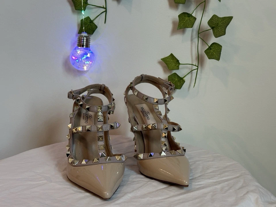 Zapatos de salón VALENTINO GARAVANI Rockstud charol beige dorado talla EE. UU. 5,5 UE 36 Foto 3 de 4