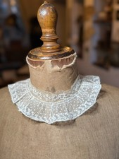 ANTIQUE LACE - SMALL FINE LACE COLLAR - late 19th century