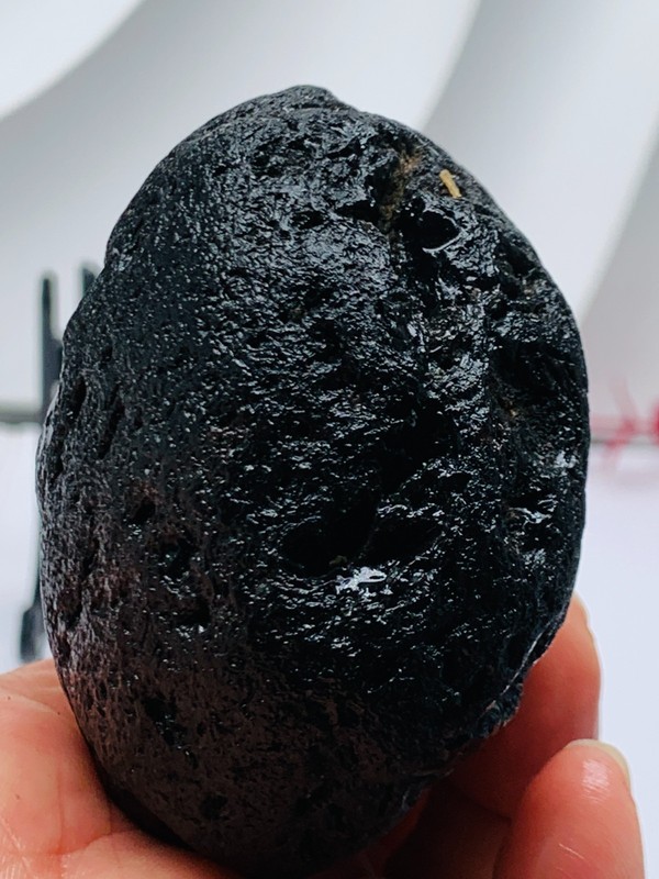 264G Saffordite-Rare Arizona glassy meteorite half transparent cintamani 76MM