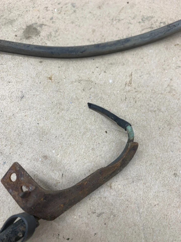 1973 年? 雪佛兰 GMC 卡车 C10 K10 WIPER SQUIRTER 软管连接器 原始设备制造商 二手 X1 — 第 2/4 张图片