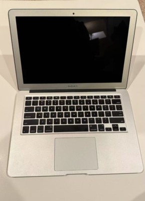 Apple MacBook Air 13.3'' (Intel i5 1.8GHz, 4GB Ram, 128GB SSD) - Great Condition!