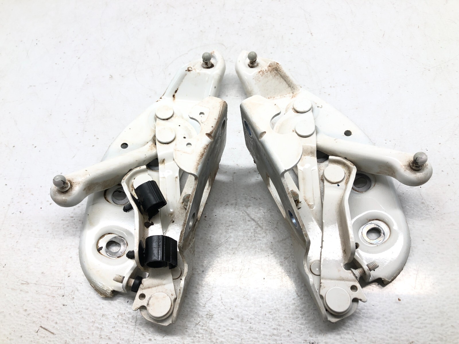 2006-2018 BENTLEY FLYING SPUR FRONT LEFT RIGHT HOOD BONNET HINGES LA9B / B7B7 .