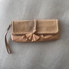 Simply Vera Wang Tan Faux Leather Snakeskin Clutch Card Slots Magnet Close Chic