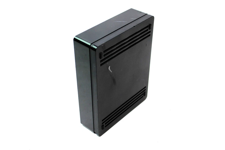 Toshiba 3TB External Hard Drive HDWC130XK3J1 USB 3.0 Heavy Scratched - Image 3 of 4