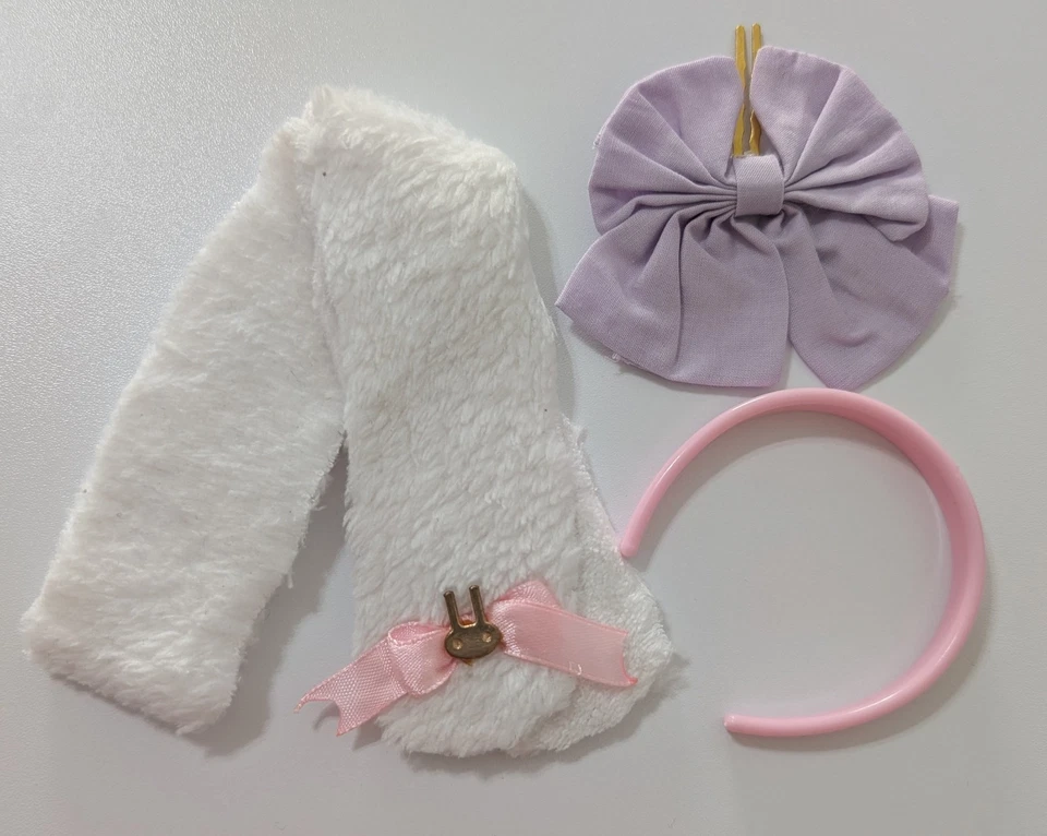 1/3 SD BJD Pastel Clothing And Accessories Lot 23 Pieces - Image 3 of 4