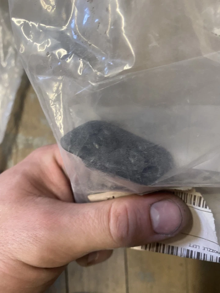 Boquilla pulverizadora lateral izquierda BMW 1997-2003 OEM nuevo stock antiguo serie E39 5 61678360661 Foto 2 de 2