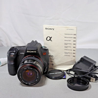 Sony Alpha DSLR-A200 10MP DSLR Camera W Tokina 28-70mm Lens *TESTED*
